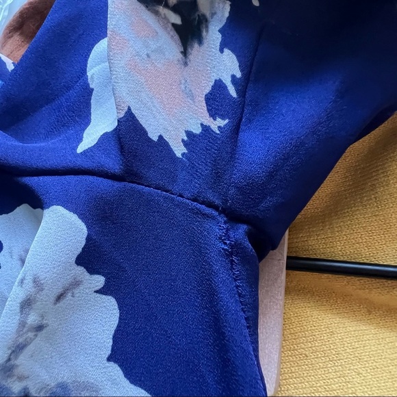 Vince Camuto Blue Floral Print Blouse size S - Picture 6 of 9